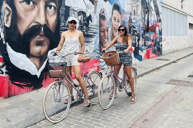 Valencia (Ruzafa): Guided Bike Tour of the city's highlights. - Plaza de la Virgen and Valencia Cathedral