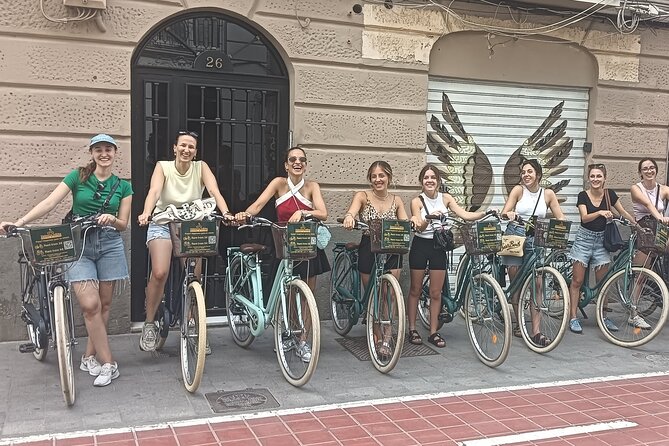 Valencia (Ruzafa): Guided Bike Tour of the city's highlights. - Plaza de la Reina and the Borgia palace