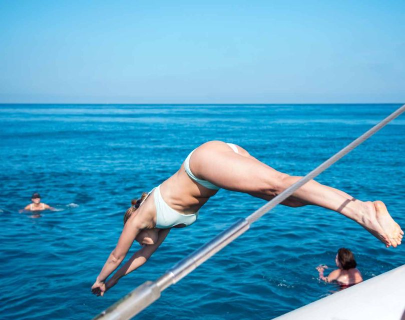 Valencia: Sailing Catamaran Cruise with Valencian Lunch - Small details that improve the day