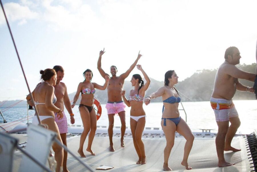 Valencia: Sailing Catamaran Cruise with Valencian Lunch - Who should book this cruise?