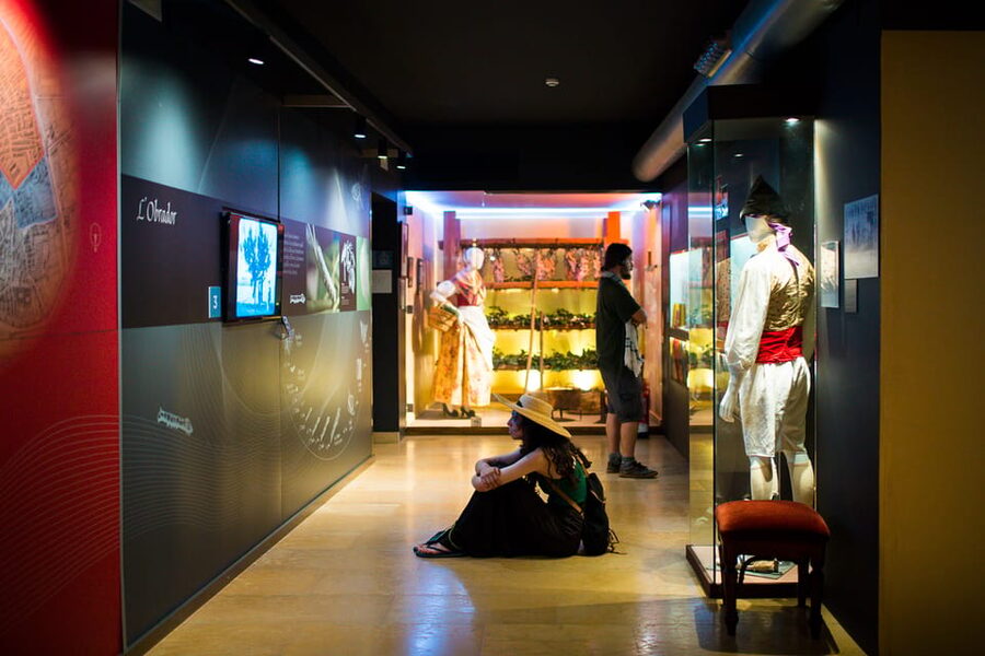 Valencia: San Nicolas, Silk Museum and Santos Juanes Church - Value at $17 per person