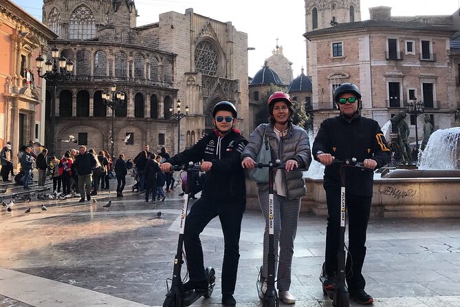 Valencia Street Art | Small Group Guided Tour by Bike - Riding through El Carmen’s narrow streets