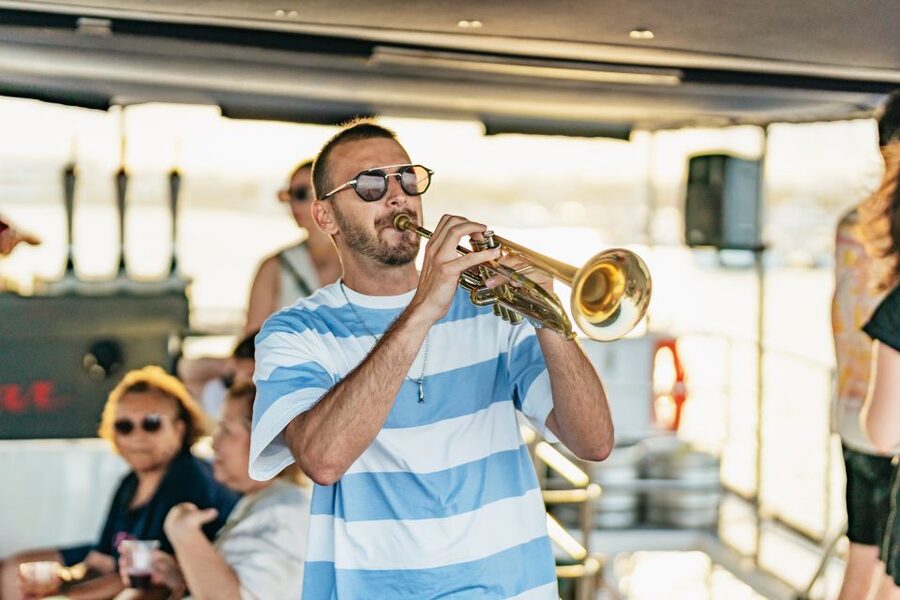 Valencia: Sunset or Daytime Catamaran Cruise with Drink - Should you book the Valencia catamaran cruise?