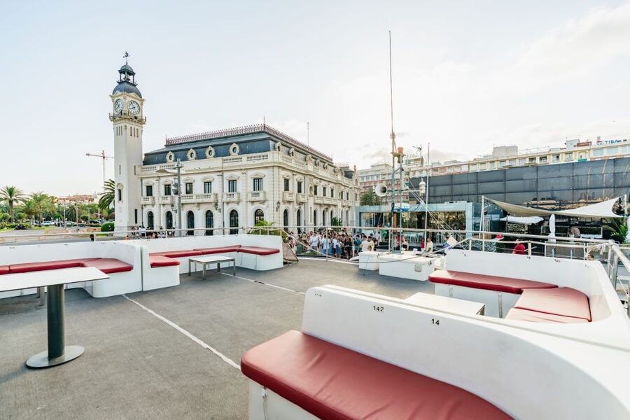 Valencia: Sunset or Daytime Catamaran Cruise with Drink - Choosing daytime or sunset