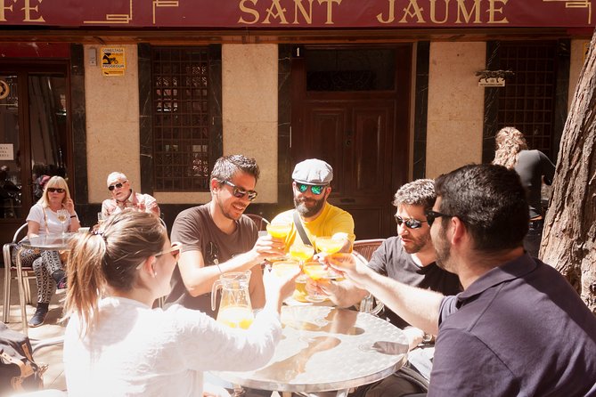 Valencia Tapas and Sightseeing Guided Tour - The guides shape the experience