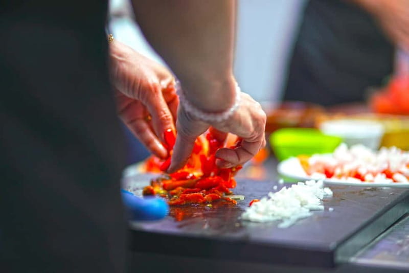Valencia: Traditional Paella Cooking Class and Dinner - What makes the two-hour length useful