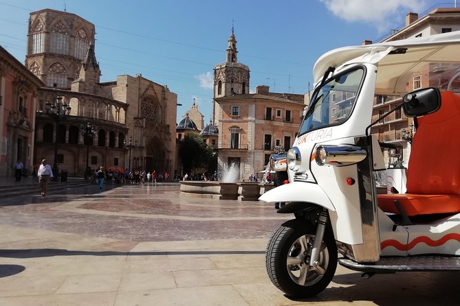 Valencia: Tuk Tuk Full City Tour - Through El Carmen, where the city gets more layered