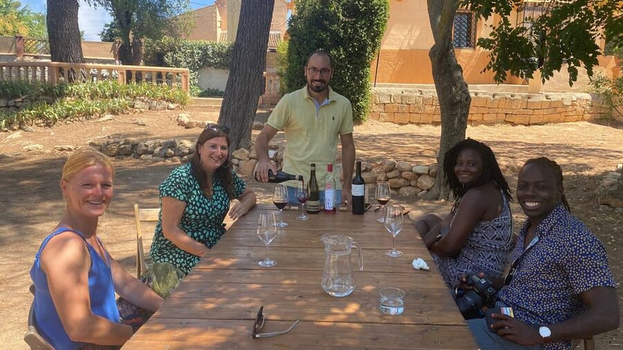 Valencia: Utiel-Requena Cave & Winery Day Trip with Tasting - What the six-wine tasting really includes