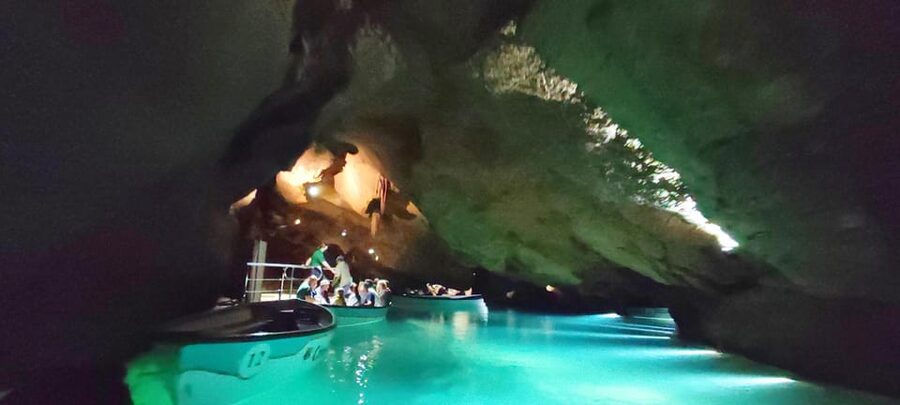 Valencia: Visit by boat to the Caves of Sant Josep - Why the small group matters