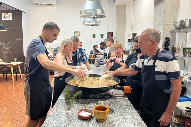 Valencian paella cooking class, tapas and visit to Ruzafa market. - What makes Valencian paella different