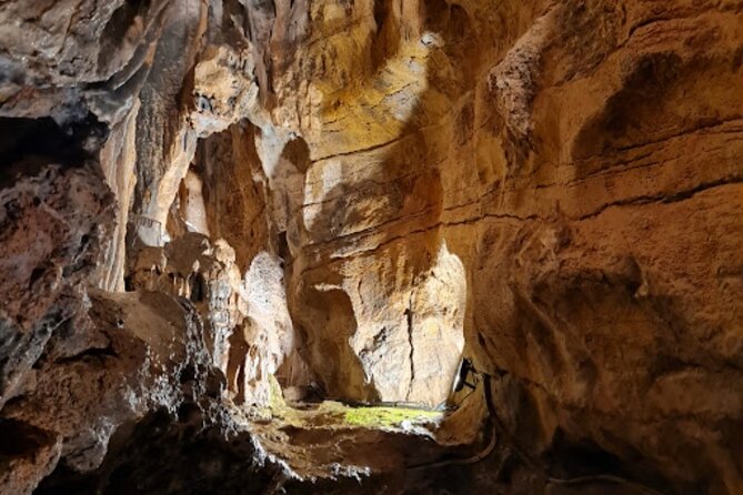 Visit to the Sant Josep Caves - Arriving in La Vall d’Uixó and entering the cave