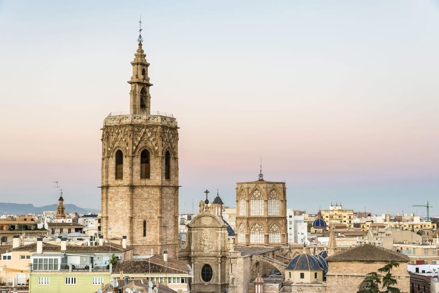Walking Tour through Valencia's Historic Centre - The Turia riverbed and a different kind of city history