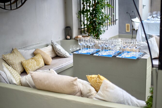 Wine Tasting Experience with a Professional Sommelier in Valencia City Center - Getting there and planning your evening