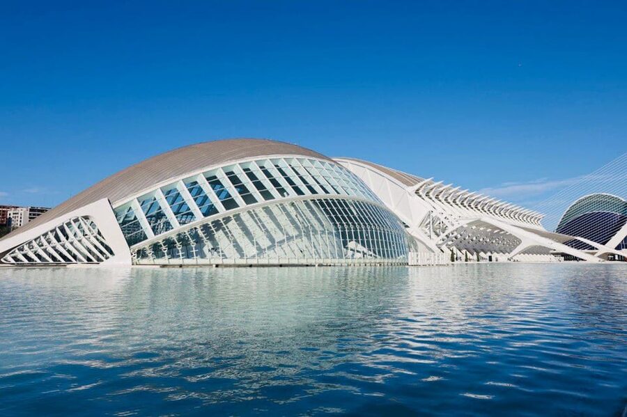 Zoom Through Valencia: Top 25 Hotspots on E-Scooters - Key points at a glance
