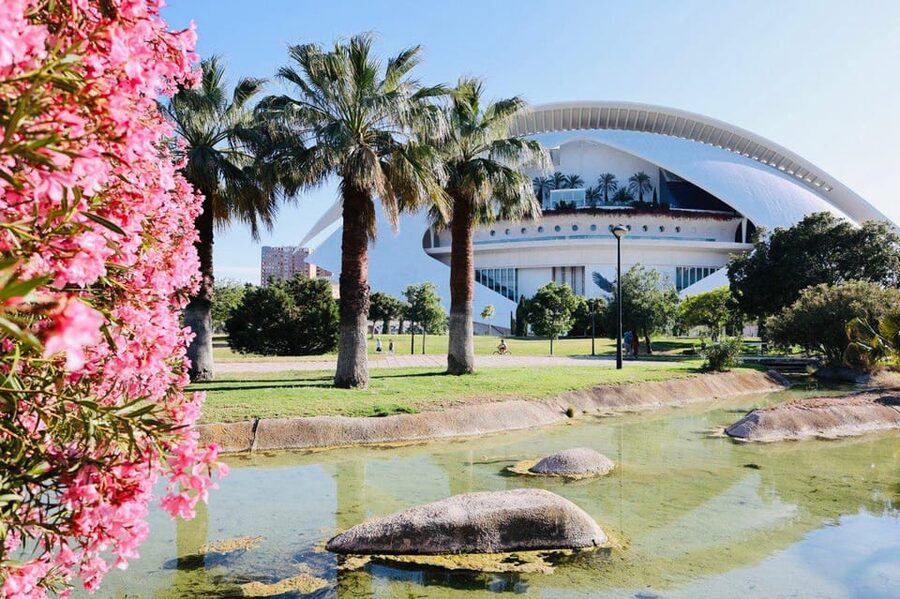 Zoom Through Valencia: Top 25 Hotspots on E-Scooters - Turia Gardens: Valencia’s great green corridor
